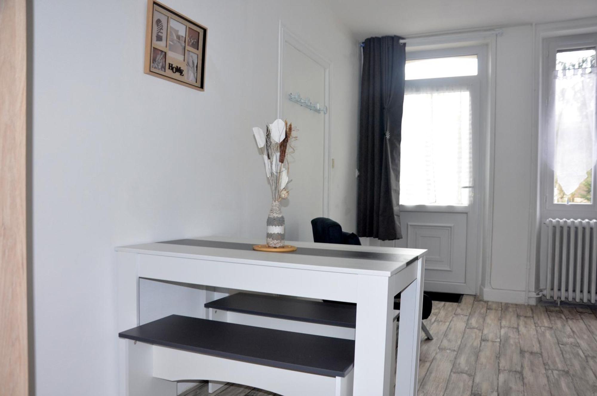 Studio "Au Bord De L'Eau" 2 Chambon-sur-Voueize Ngoại thất bức ảnh